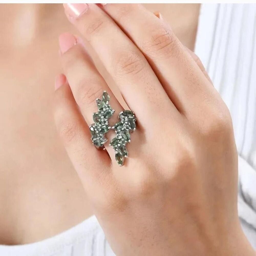 Luxe-jewelry-designs Women's Green and Silver Jewellery